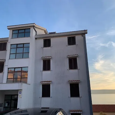 Samanta Apartment *